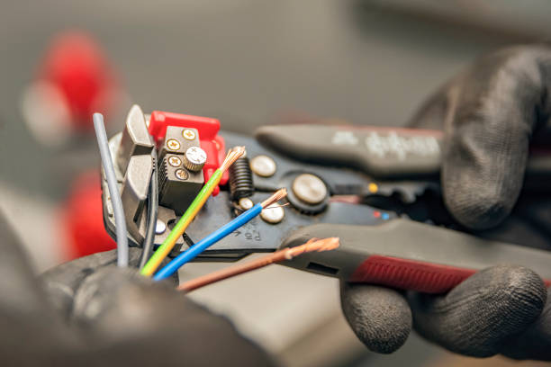 Best Commercial Electrician Services  in Chesterland, OH